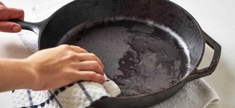 Как правильно ухаживать за чугунной сковородой: полезные советы и рекомендации
