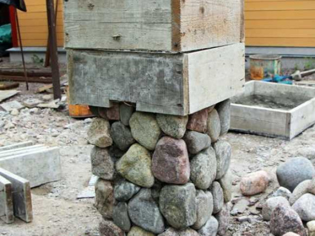 Пошаговая инструкция: как самостоятельно построить красивый забор из камня