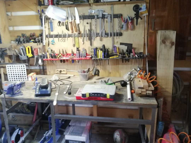 Самоделки для гаража: 20 идей и советов по созданию инструментов и мебели своими руками